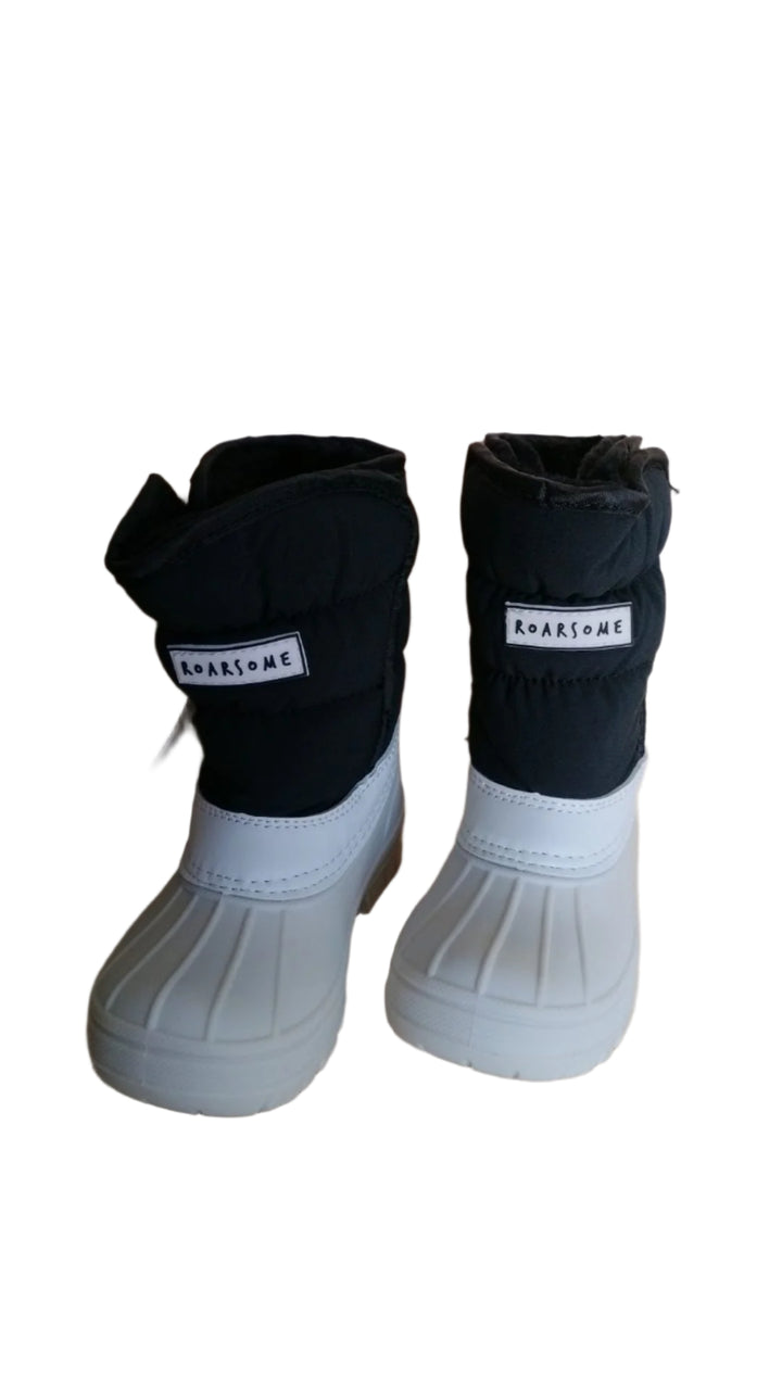 Pre Loved Roarsome Kids Snow Boots Size As New