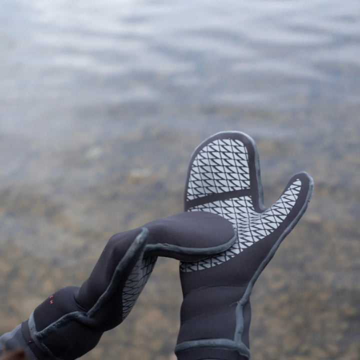 Zone 3 Thermo Tech Swim Mitts