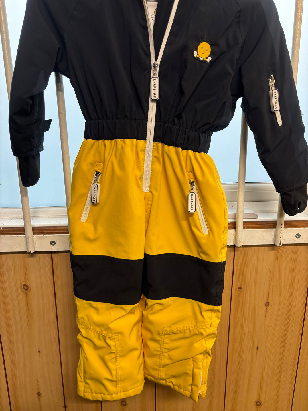 Pre Loved Roarsome BUZZ the Bee Snowsuit - Age 3-4 (170)