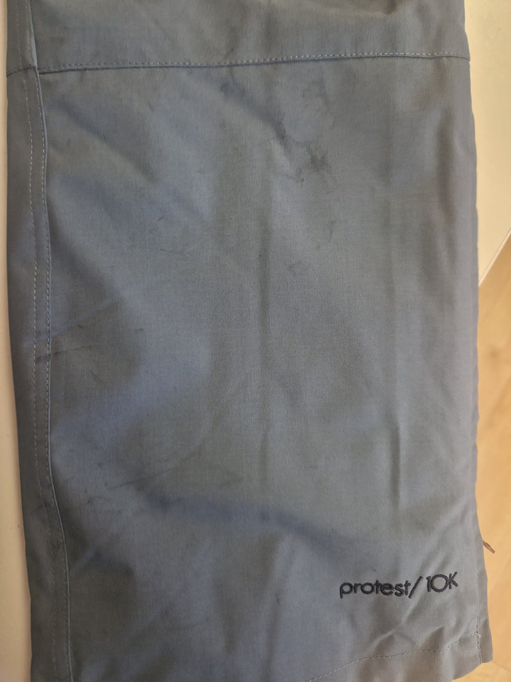 Pre-loved Protest Sunny Manatee Girls Snow Trousers 152 cm (433) - Grade B