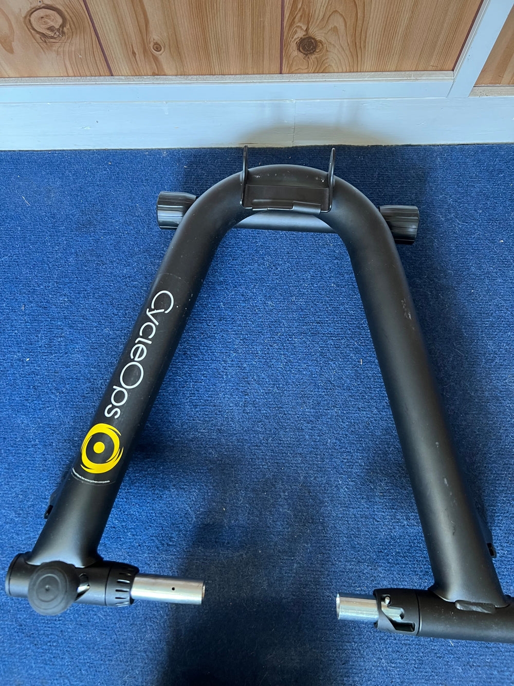 Pre Loved Saris M2 Wheel On Smart Trainer (ID 1023) *Missing Parts and Repair Needed* - Turbo Trainer Hire