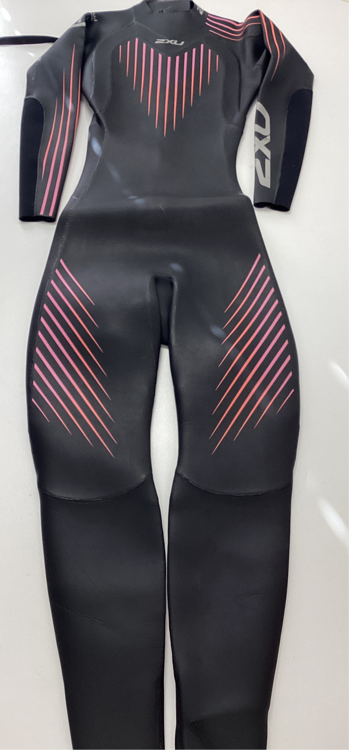 Pre Loved 2XU P:1 Propel Wetsuit Women Black/Sunset Ombre Size ST (1964) - Grade A