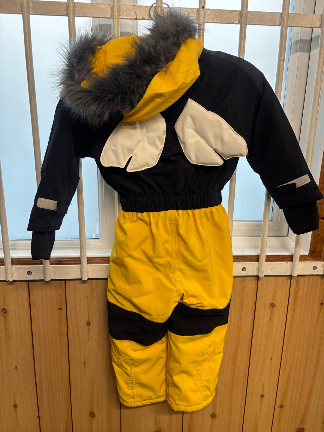 Pre Loved Roarsome BUZZ the Bee Snowsuit - Age 4-5 (172)