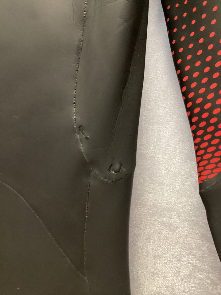 Pre loved Men's Orca Athlex Float Wetsuit Size 8 1875 - Grade C