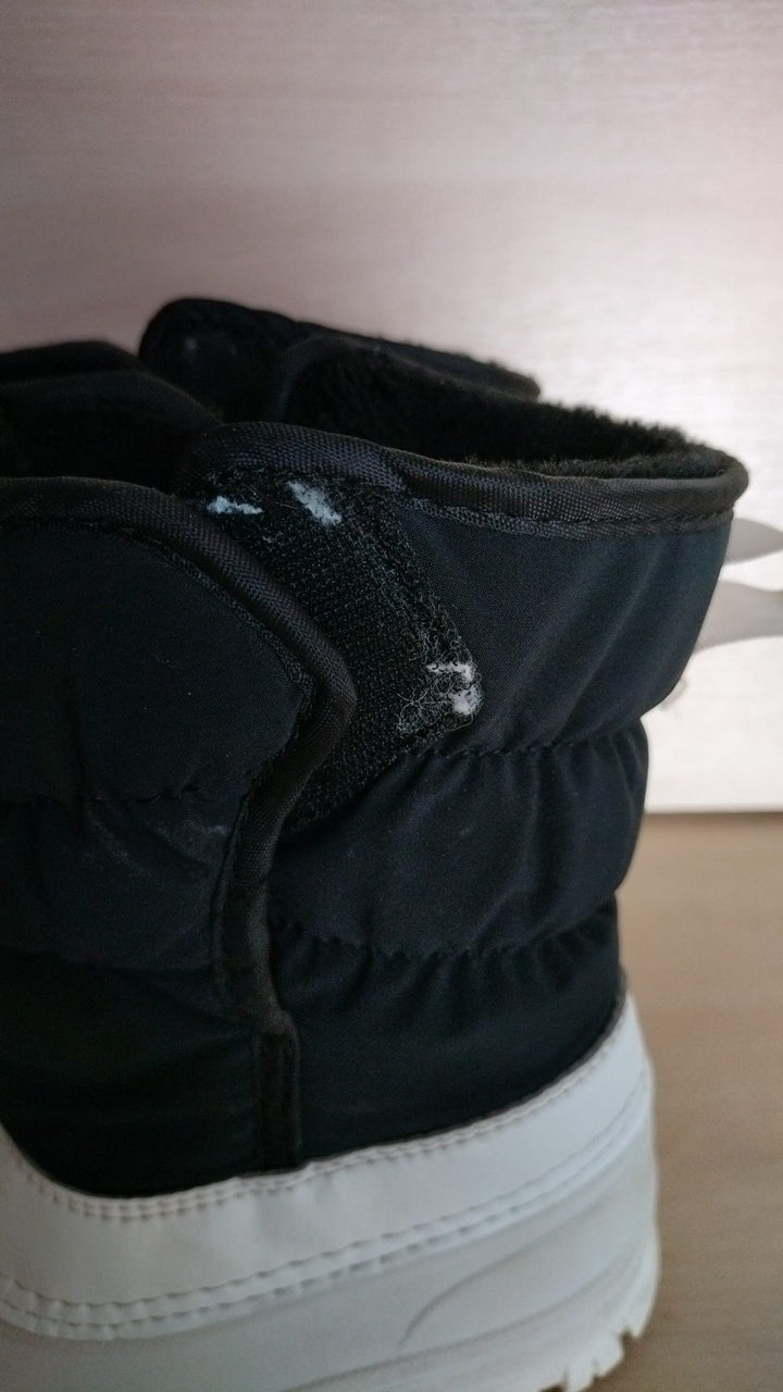 Pre Loved Roarsome (Dinoski) Kids Snow Boots Size EU33 (382)