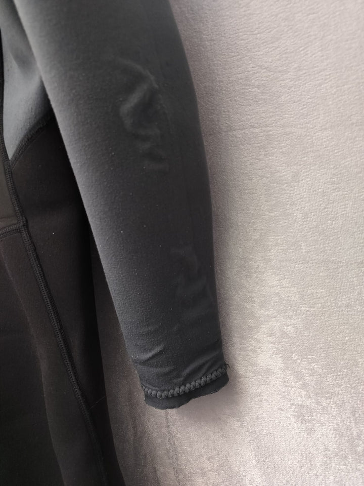 Pre loved Men's O'Neill Reactor II Wetsuit (1628) - Grade B