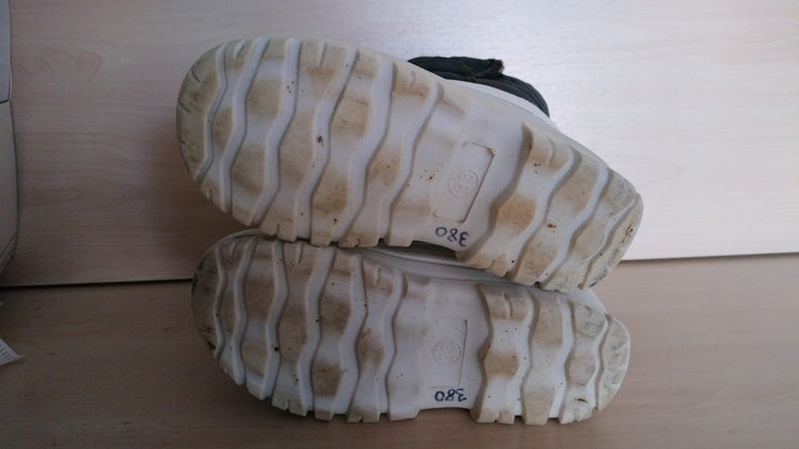 Pre Loved Roarsome (Dinoski) Kids Snow Boots Size EU33 (380)