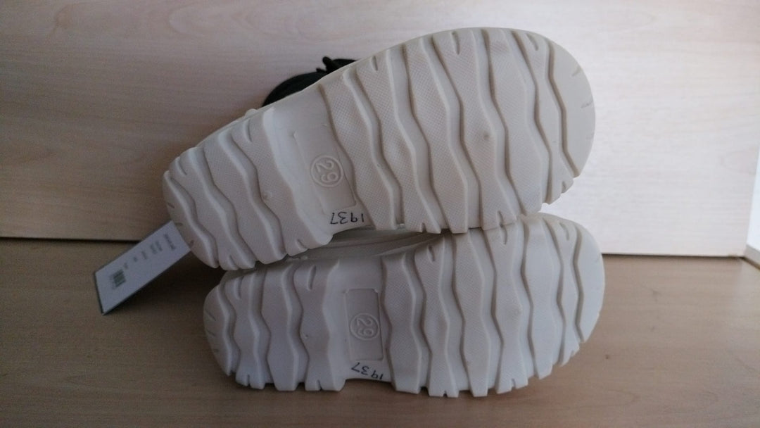 Pre Loved Roarsome (Dinoski) Kids Snow Boots Size EU29 (1937)