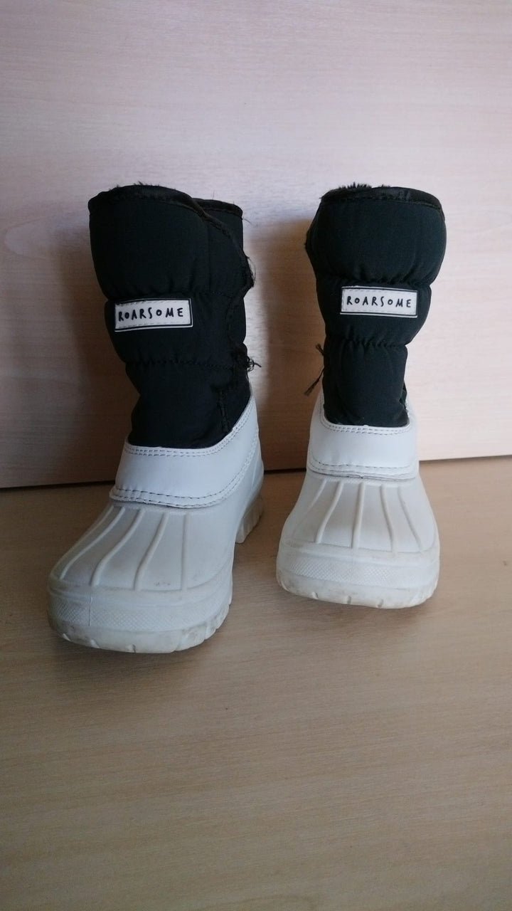 Pre Loved Roarsome (Dinoski) Kids Snow Boots Size EU32 (377)
