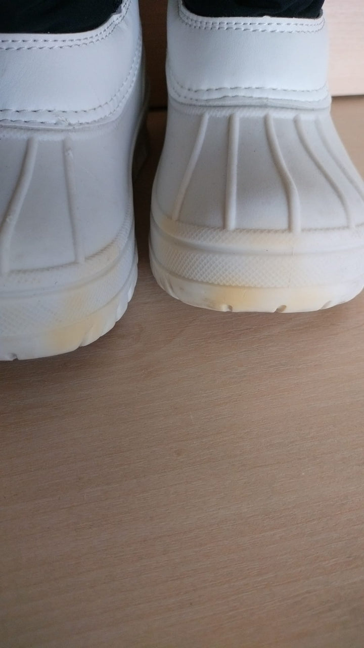 Pre Loved Roarsome (Dinoski) Kids Snow Boots Size EU33 (379)