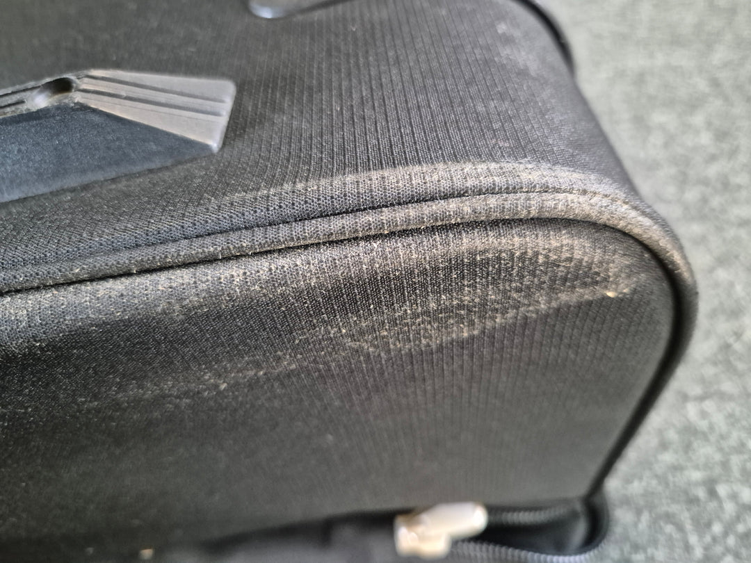 Pre-loved Mountain Pac Wheely Luggage Bag Black (721)